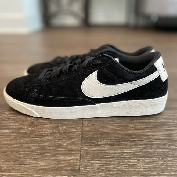 Nike Blazer Low SD Sz 9.5