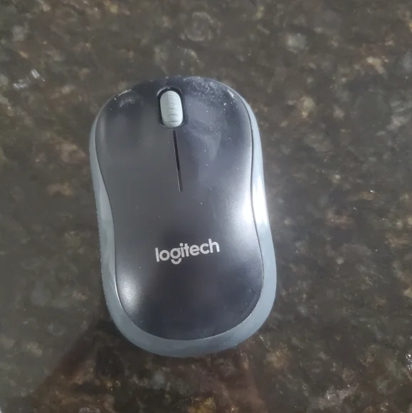 Logitech M185 Wireless Mouse