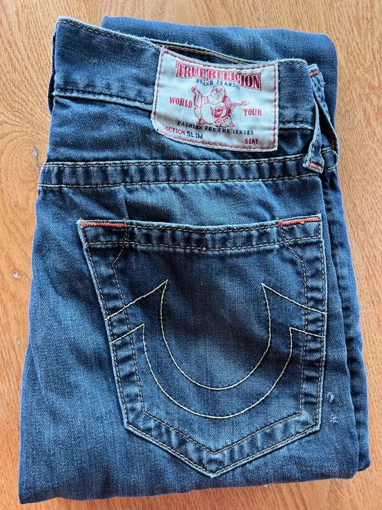 Men’s True Religion Slim Straight leg Jeans size 30X32. Rn#112790
