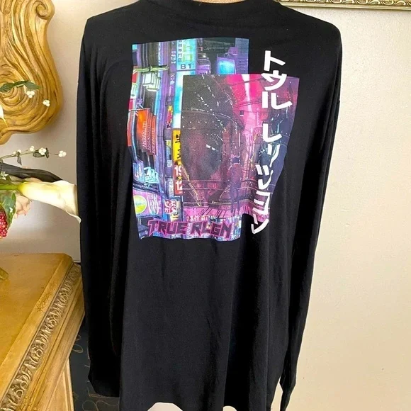 Nwot True Religion long sleeve t-shirt size XXL.