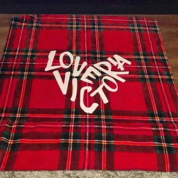 Victoria Secret‎ red plaid 50