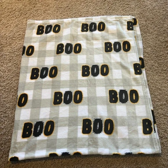 Halloween Boo Plush Throw Blanket Grey White Buffalo Check Fleece 60x70