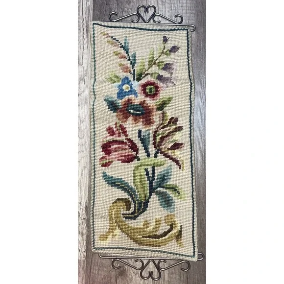 Vtg Tapestry Needlepoint Wall‎ Hanging Floral Metal Hardware 15 in x 7 in