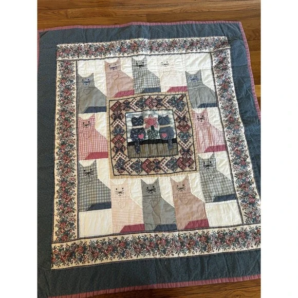 Vintage Handmade Patchwork Cat Quilt Wall Hanging Folk Art Country Cottage Decor