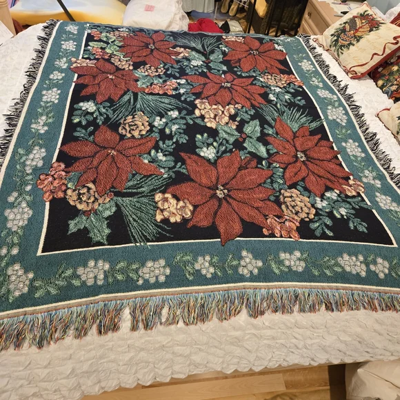 Festive Vintage Holiday Throw Blanket – Poinsettia & Pine – 60