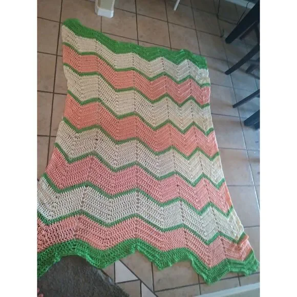 Vintage Hand Knit Chevron Pattern Afghan Throw Blanket 72 X 45‎ Pink Green White