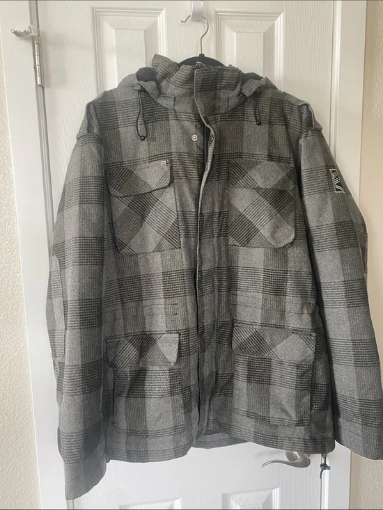 Billabong’s Men’s Gray Plaid Hooded 4 Pocket 1 inside Jacket With Adjustable Fit