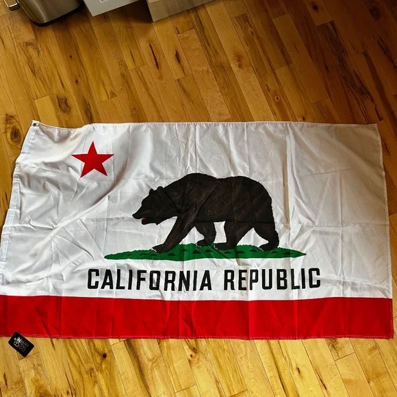 California‎ Flag NWT
