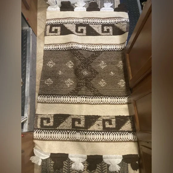 Peruvian? Brown /Cream Geometric Pattern Rug/Wall Hanging Wool Blend pre loved