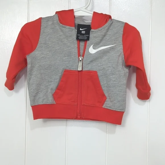 EUC Nike Hooded Jacket With Pockets