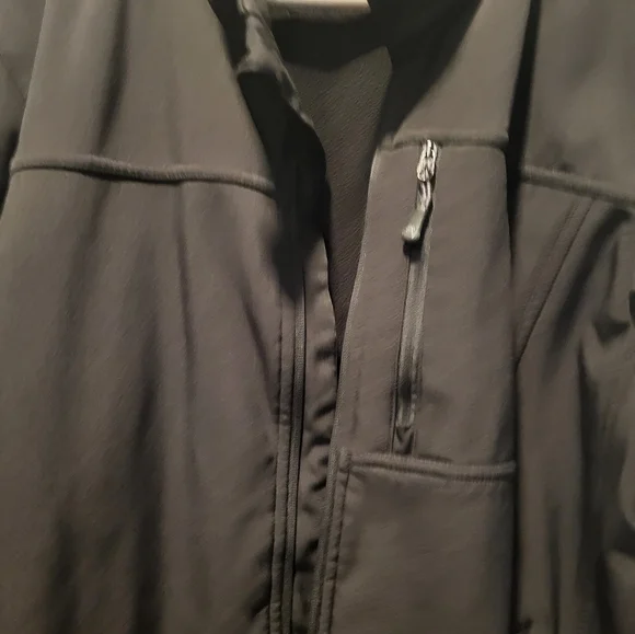Weather proof jacket...rain resistant Great Condition