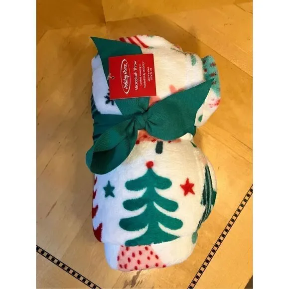 NWT! Holiday Home Christmas Tree Winter Microplush Throw Blanket