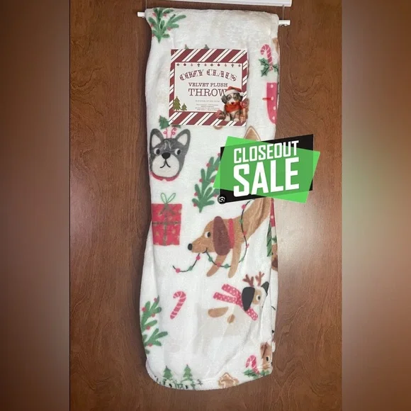 Christmas Dogs Holiday Plush Throw 50x60 NEW NWT Dog Pup Puppy Bones Candy Canes