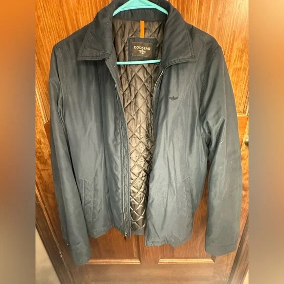 Men’s size small Dockers long sleeve jacket with pockets and neck collar