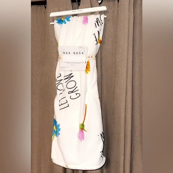 NWT Rae Dunn Floral “LET IT GROW” Spring Oversized Plush Throw Blanket 50x70