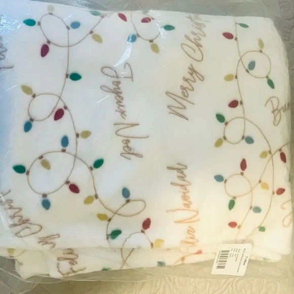 Cupcakes and Cashmere White Large Oversized 60x70 Throw Merry Christmas Lights🎄