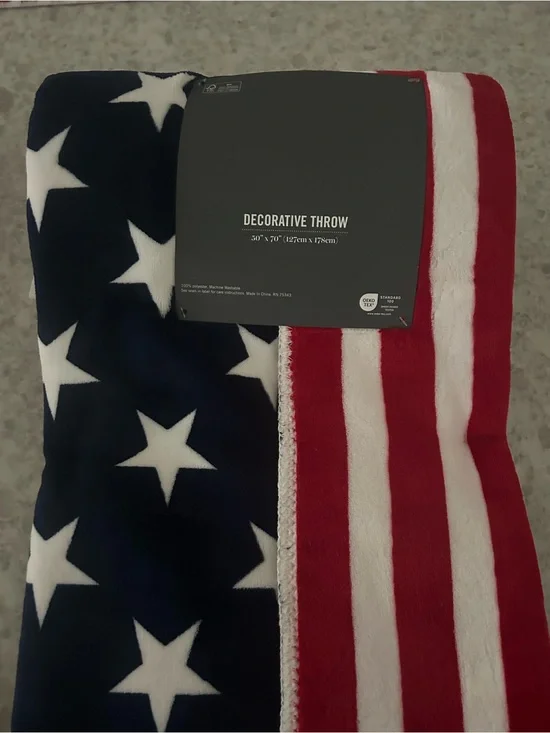 “New” Martha Stewart Star & Stripe Plush Throw in Navy, Red & White 50x70