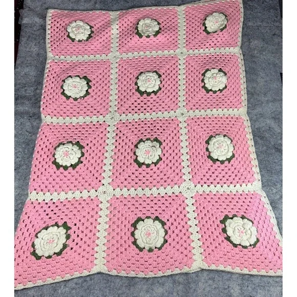 Vintage Pink White Flower Granny Square Crochet Knit‎ Blanket Afghan 72