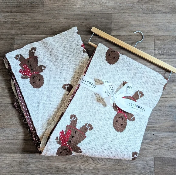 NWT Queenwest Gingerbread Man Knit Blanket Viral Tiktok Christmas