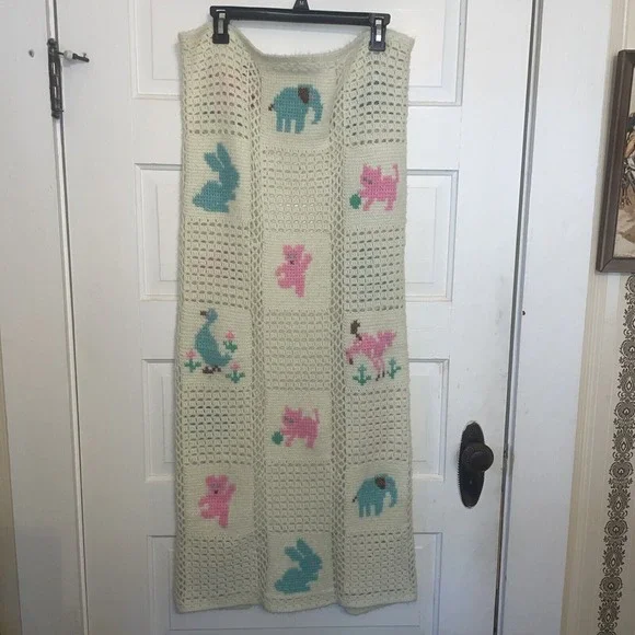 Vintage Hand Crocheted Baby Infant Blanket‎ Animals Neutral Yarn