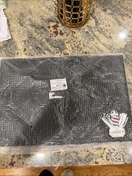 Black barber mat nwt 17.5x12
