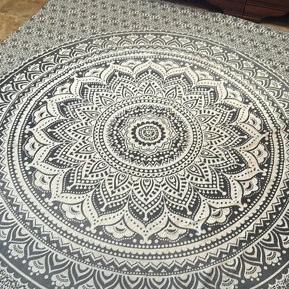Mandala Tapestry Wall Hanging - Blue with kinda gray and White new with out tag