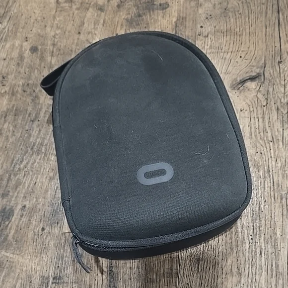 Meta Oculus quest travel case black