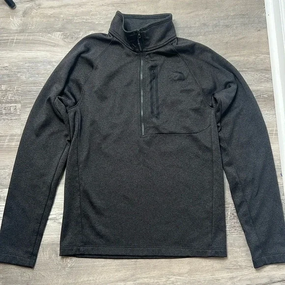 Men’s Gray The North Face Pull over Jacket with zipper Size small