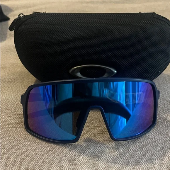 Brand New - Oakley Black and Blue Glasses with Case