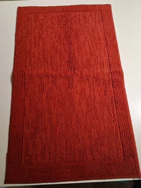 Marroon 2 Ft X 3 Ft Accent Rug