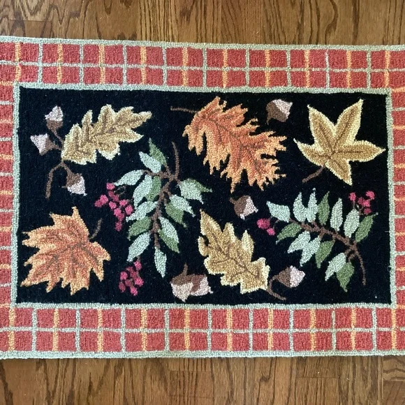 Valerie Parr Hill 100% Wool 2' x 3' Fall Accent Rug/Autumn Leaves/EUC/ON SALE!