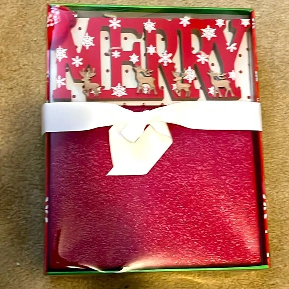 NWOT red sparkly Christmas baby blanket MERRY wooden letters