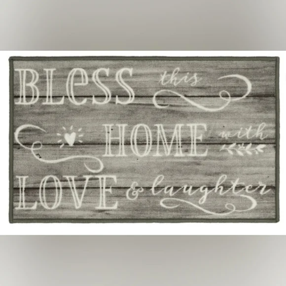 Main Stays Home Rug. 18 in x 30 in. Gray and White. Pre Loved