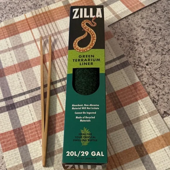 Zilla Green Terrarium Liner for Reptiles