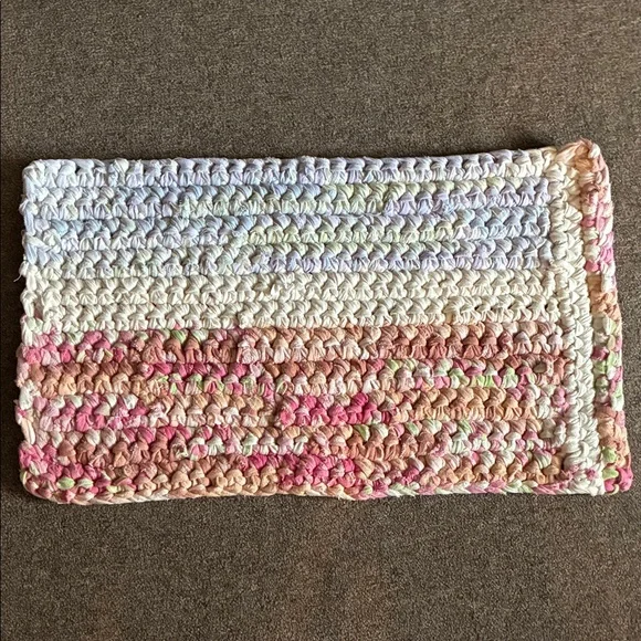 Handcrafted Amish Knot Rug in Multicolor