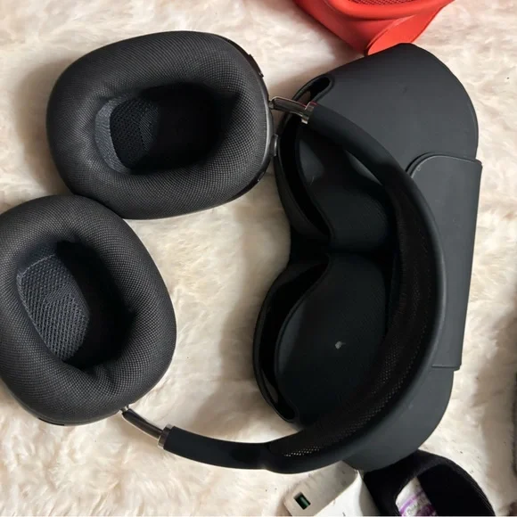 Black VR Headset
