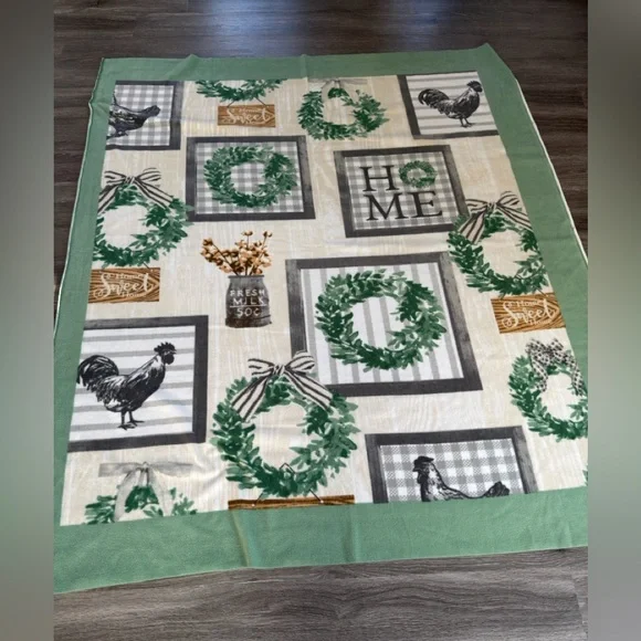 Green and Cream holiday Wreath Blanket