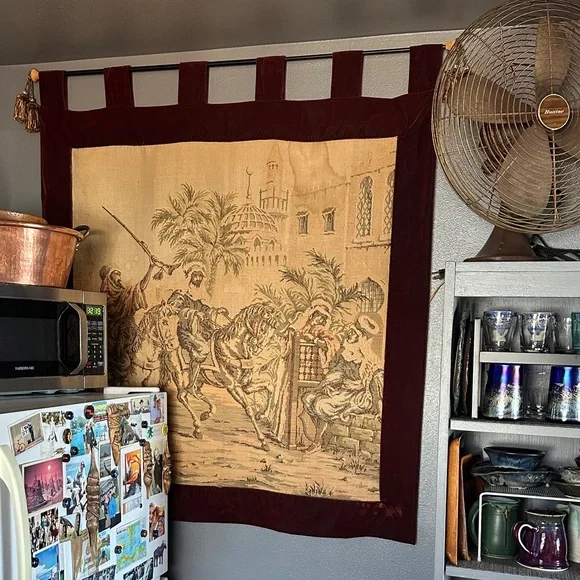 🇹🇷Turkish tapestry from the Grand Bazaar in Istanbul. Old Vintage. Velvet trim