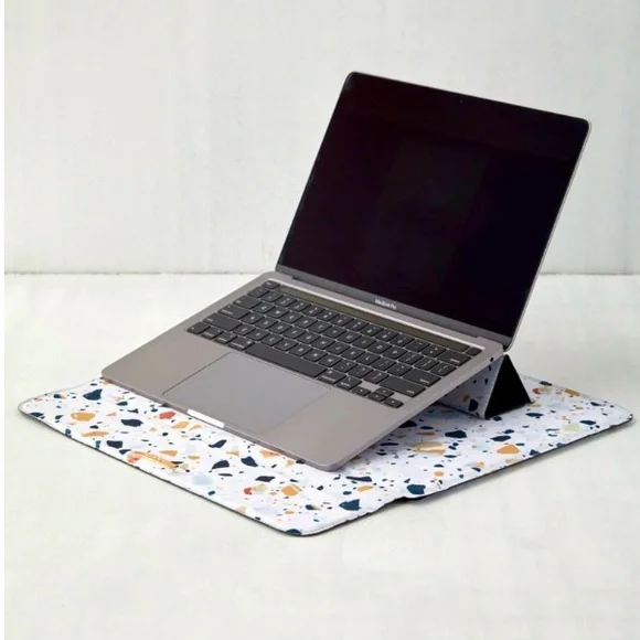 NWT Sonix 15” Laptop Sleeve