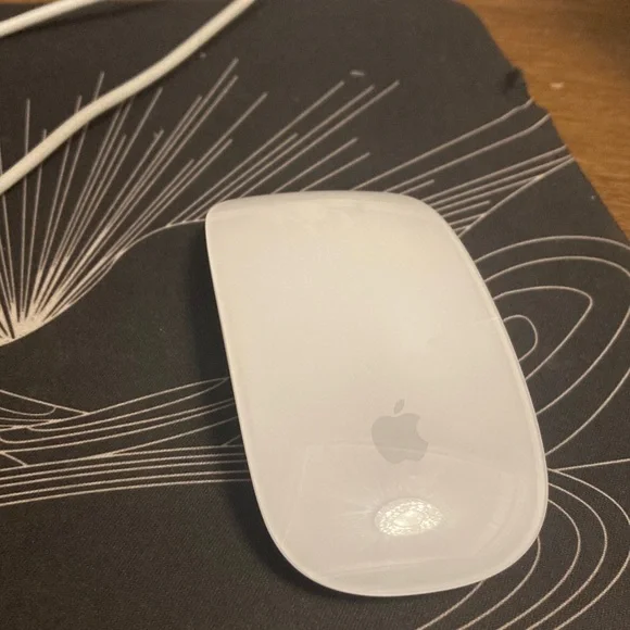Apple Magic Mouse - Glossy White