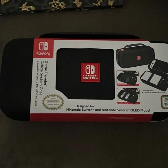 Nintendo Switch Game Traveler Deluxe Travel Case