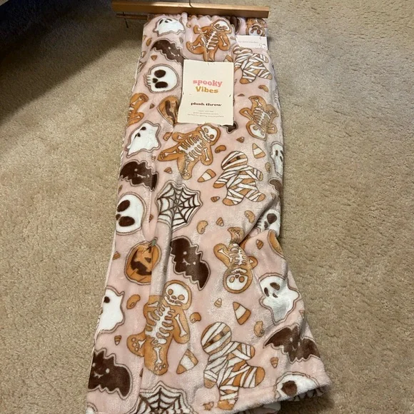 Spooky Vibes Halloween Plush throw