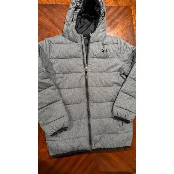 Under Armour coldgear kids gray puffer jacket size x-large‎