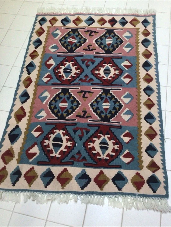 Handwoven rug kilim, wool, Aztec pattern Southwestern, fringes, 32” x 52”