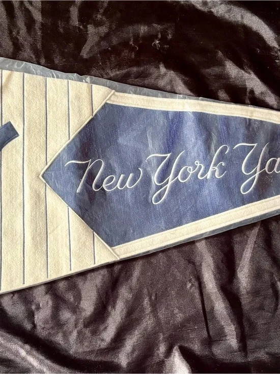 New York Yankees Blue and White Pennant Wall Banner/Tapestry