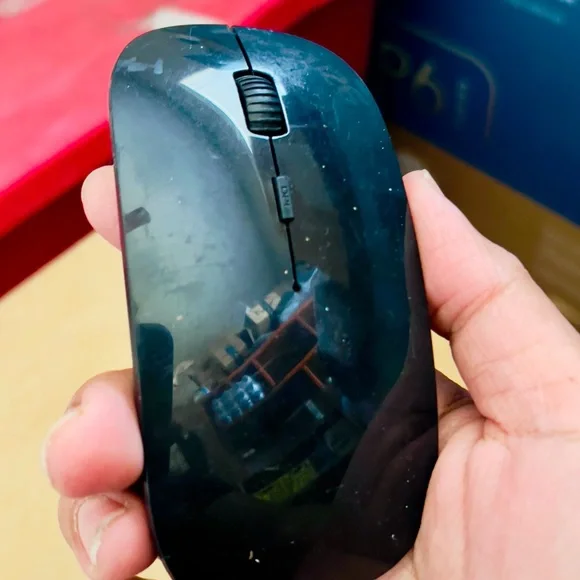 Sleek Black Wireless Mouse