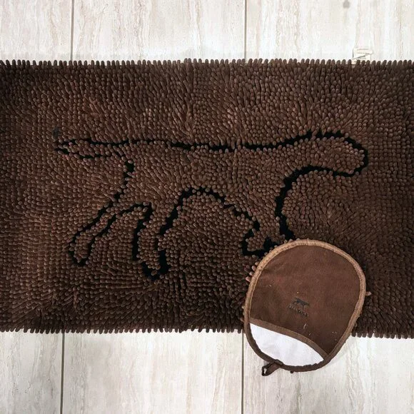 NEW! Pet Mat (31in x 19in) and Wiping Mit, Brown