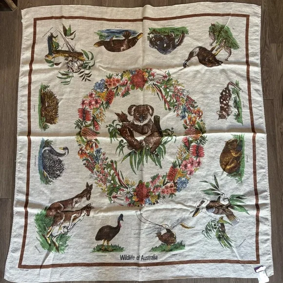 VTG Wildlife of Australia Animal Floral Print Linen Tapestry