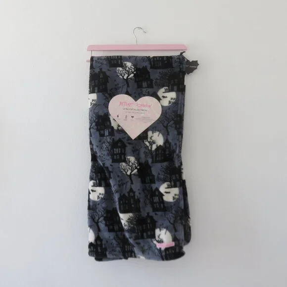 Betsy Johnson Halloween Ultra Soft Plush Throw 50