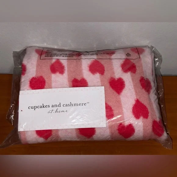 Cupcakes and Cashmere Eyelash Knit Love Throw